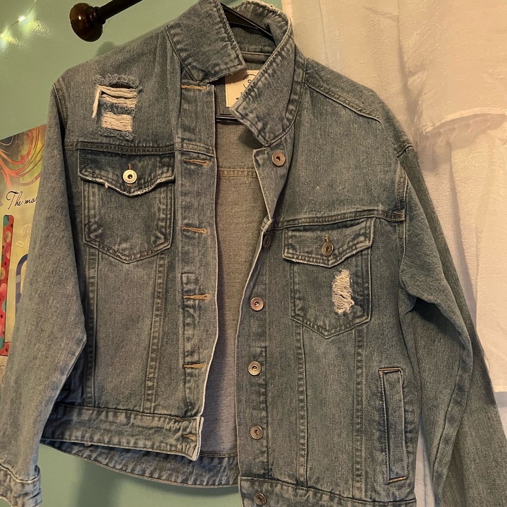 Cotton On Denim Jacket Size 4. NOT SOLD IN STORES ANYMORE